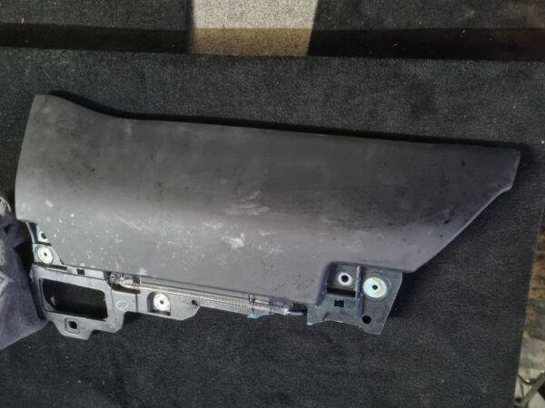 Подушка безпеки (airbag) для колін пасажира 1077826-00-E. З накладкою від Tesla Model 3 Highland 1774463-00-E