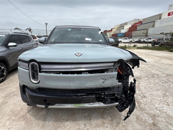 Rivian R1S 2024