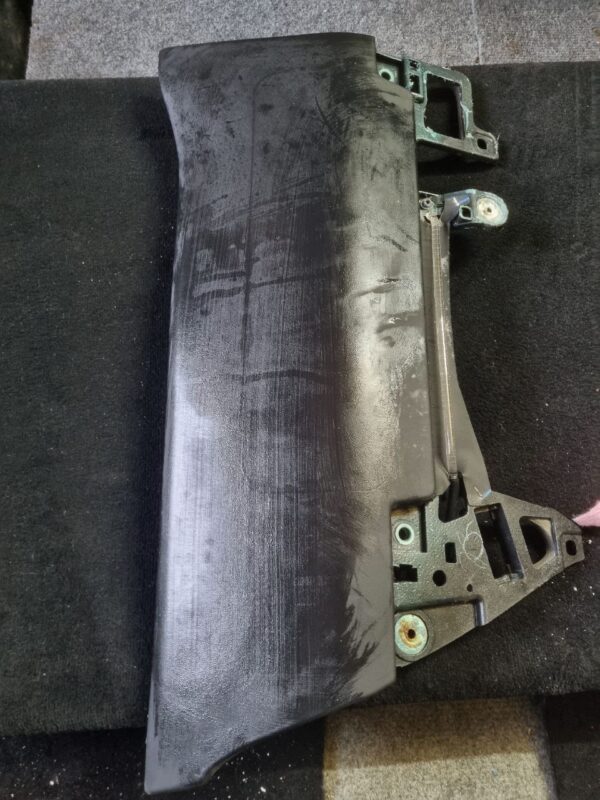 Подушка безпеки (airbag) для колін водія 1077825-00-D. З накладкою від Tesla Model X, 1622161-00-E